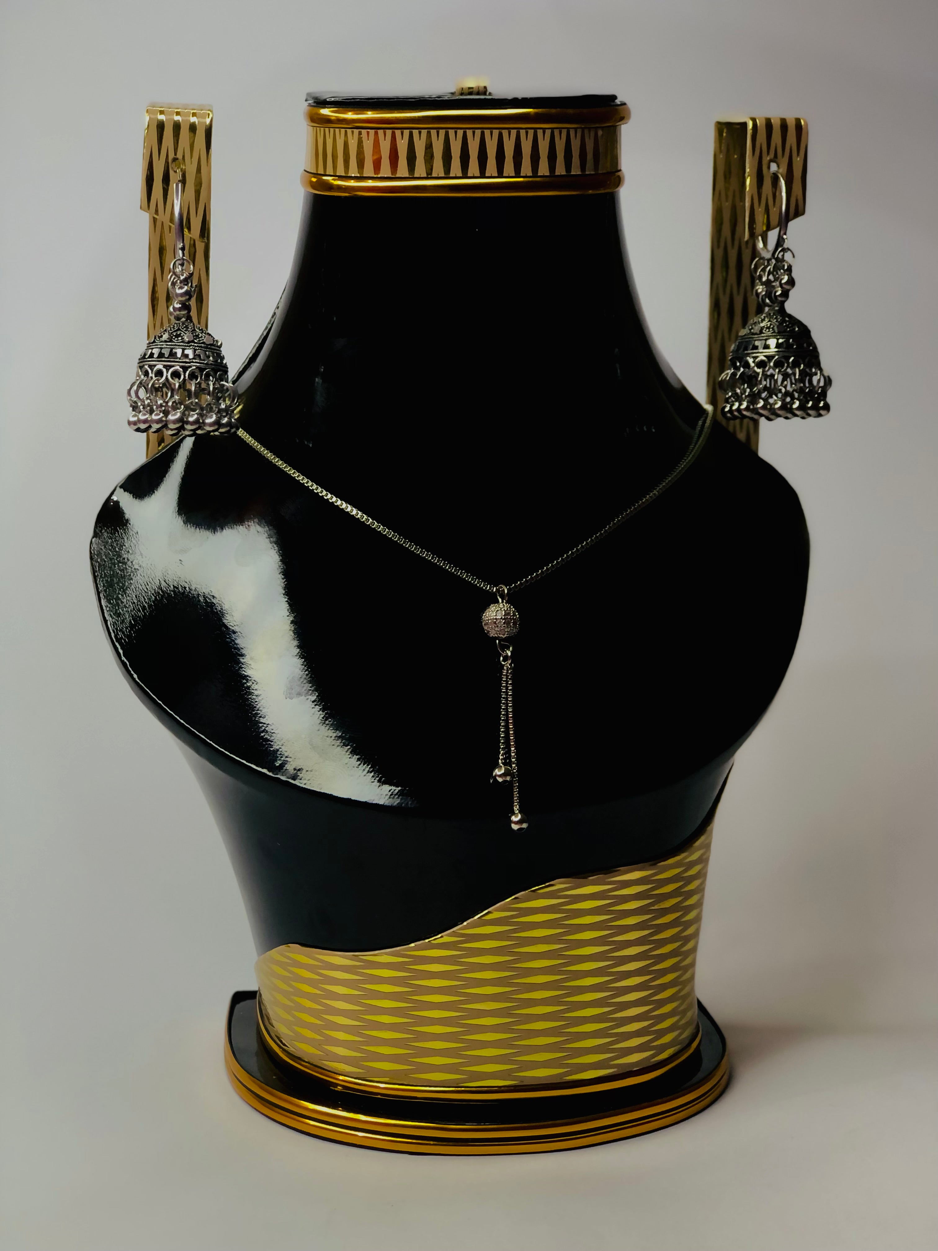 Combo Pendant & Tops Set | Simple and Clean Look