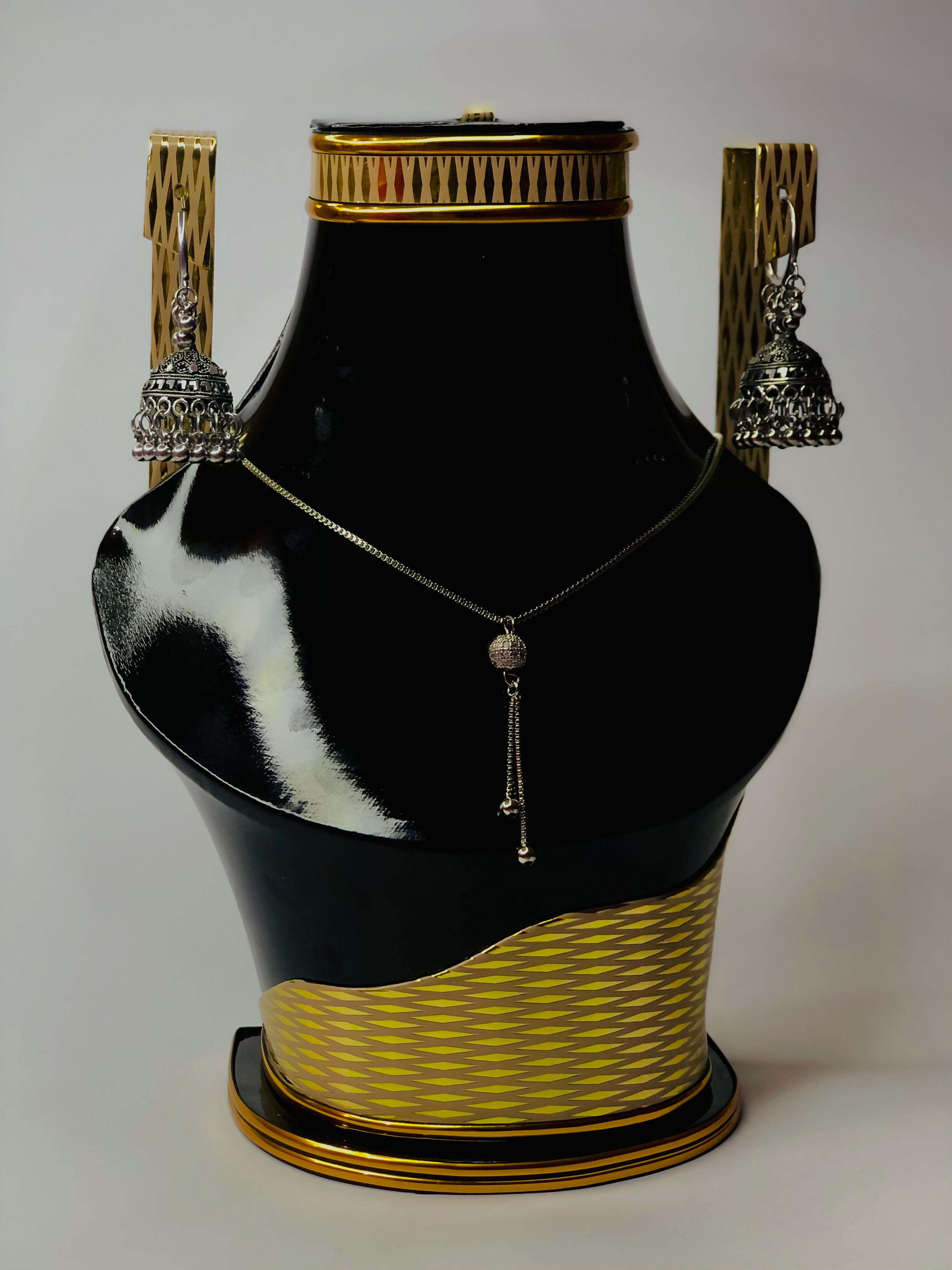 Combo Pendant & Tops Set | Simple and Clean Look